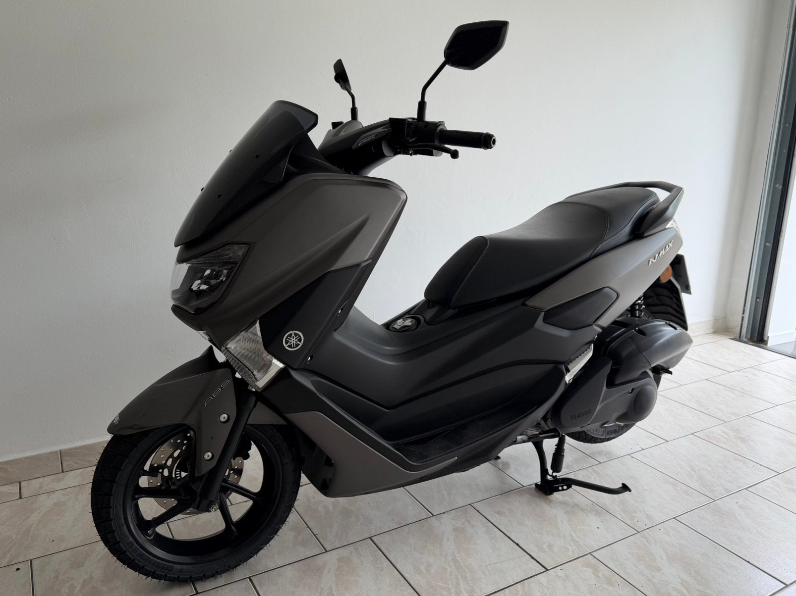 Yamaha N-Max 125cc - bj2020 - 1ste eig - Nieuwstaat, Motoren, Motoren | Yamaha, LED Verlichting, Scooter, Nieuw, Particulier