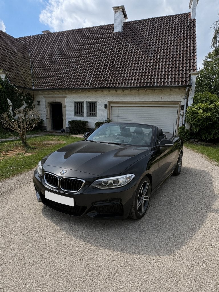 BMW 218i cabrio Pack M - Auto - Navi prof - Apple Carplay, Autos, Euro 6, Carnet d'entretien, Alcantara, Noir