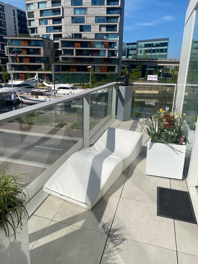 Lederen design zonnebed, Tuin en Terras, Ophalen, Gebruikt