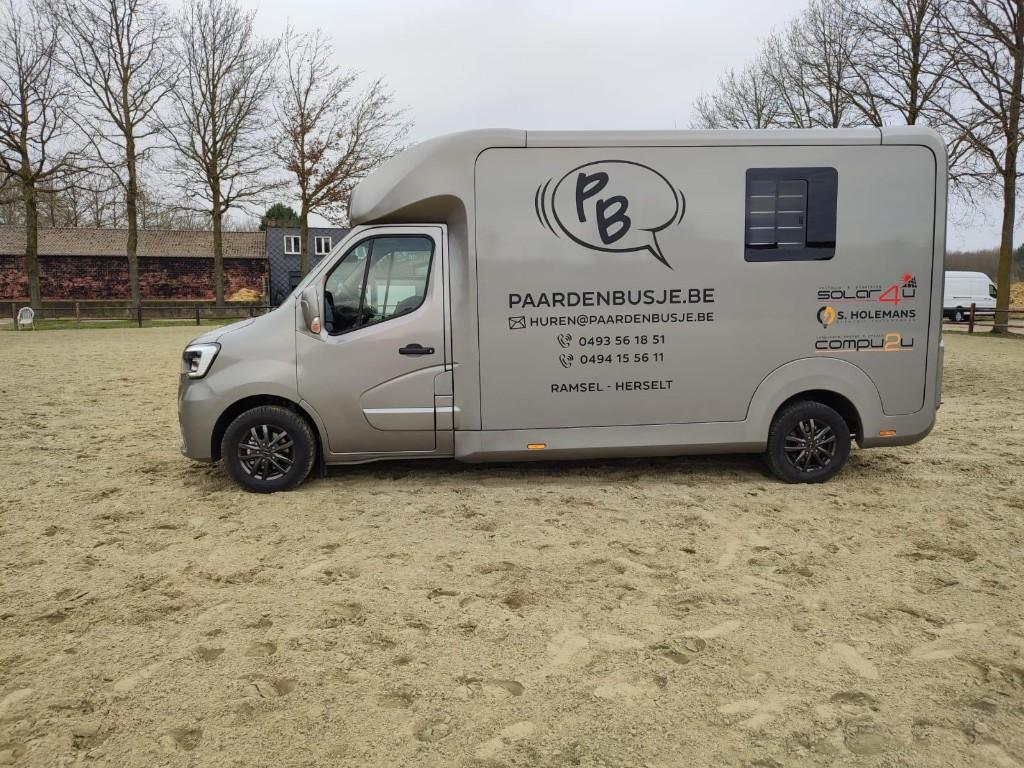 STX Paardencamionette te huur, Enlèvement