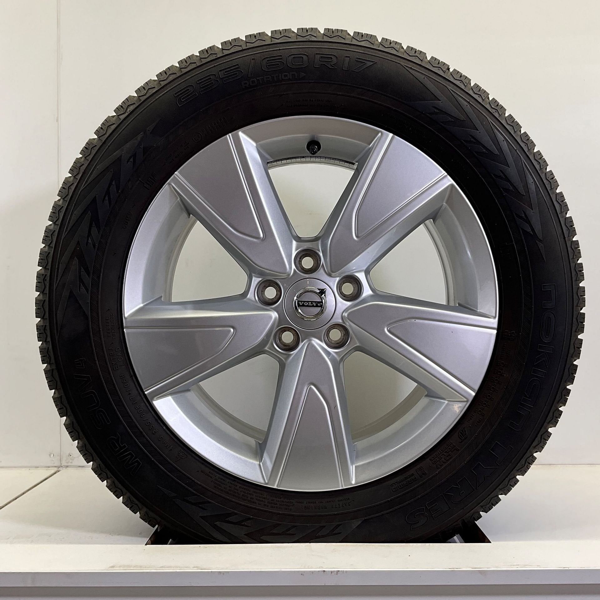 VOLVO XC40 VELGEN SET WINTERBANDEN 17 INCH *, Pneus et Jantes, Pneus hiver, Véhicule de tourisme, -