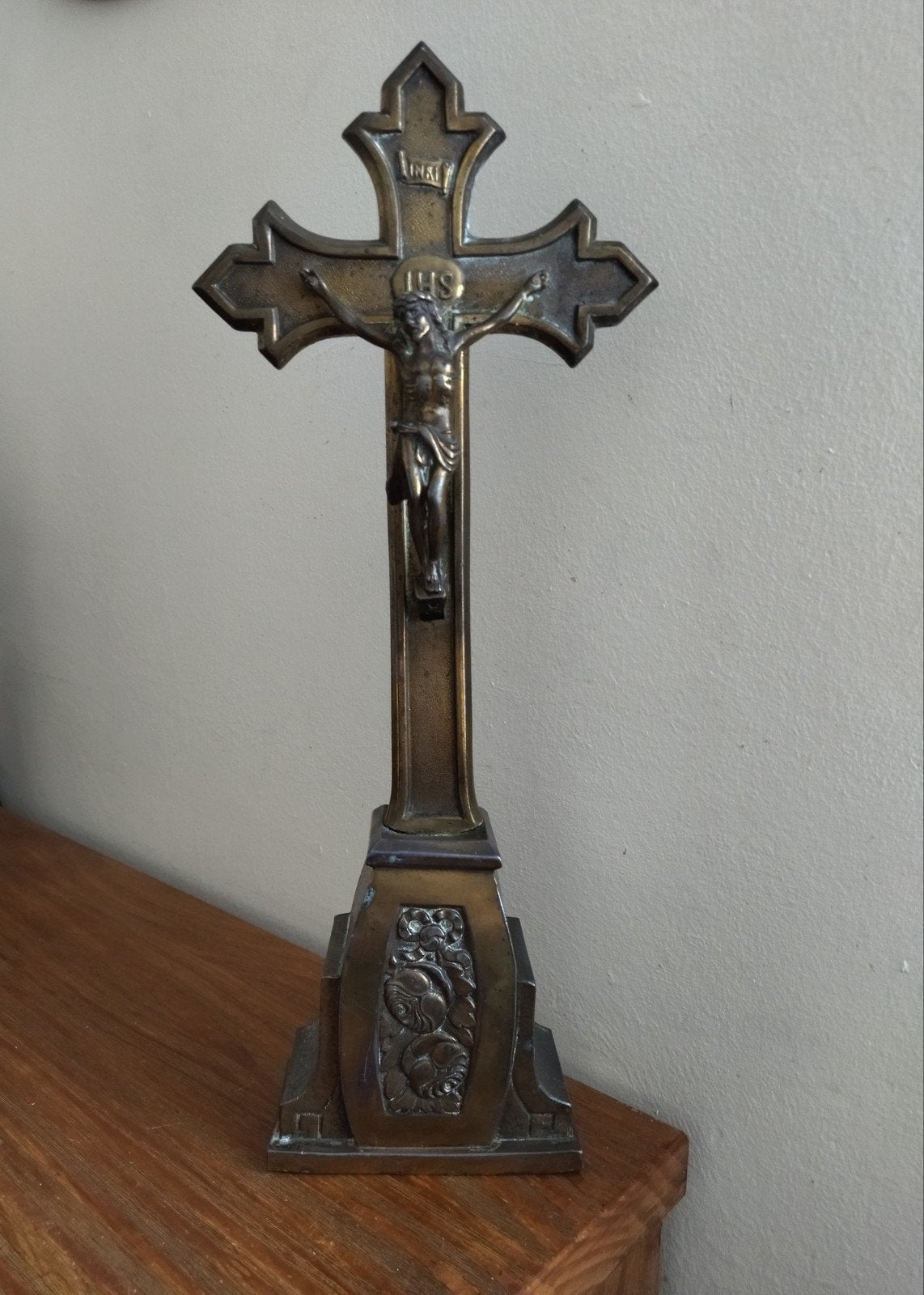 crucifix Art déco. 40 cm, Antiquités & Art, Antiquités | Objets religieux, Enlèvement ou Envoi