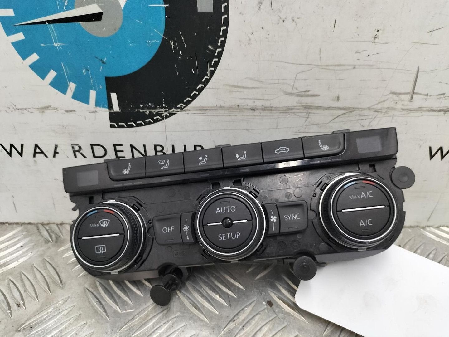 VOLKSWAGEN GOLF 1.2 TSI Highline  KACHEL BEDIENINGSPANEEL 20, Ophalen of Verzenden, Gebruikt, ARN erkend