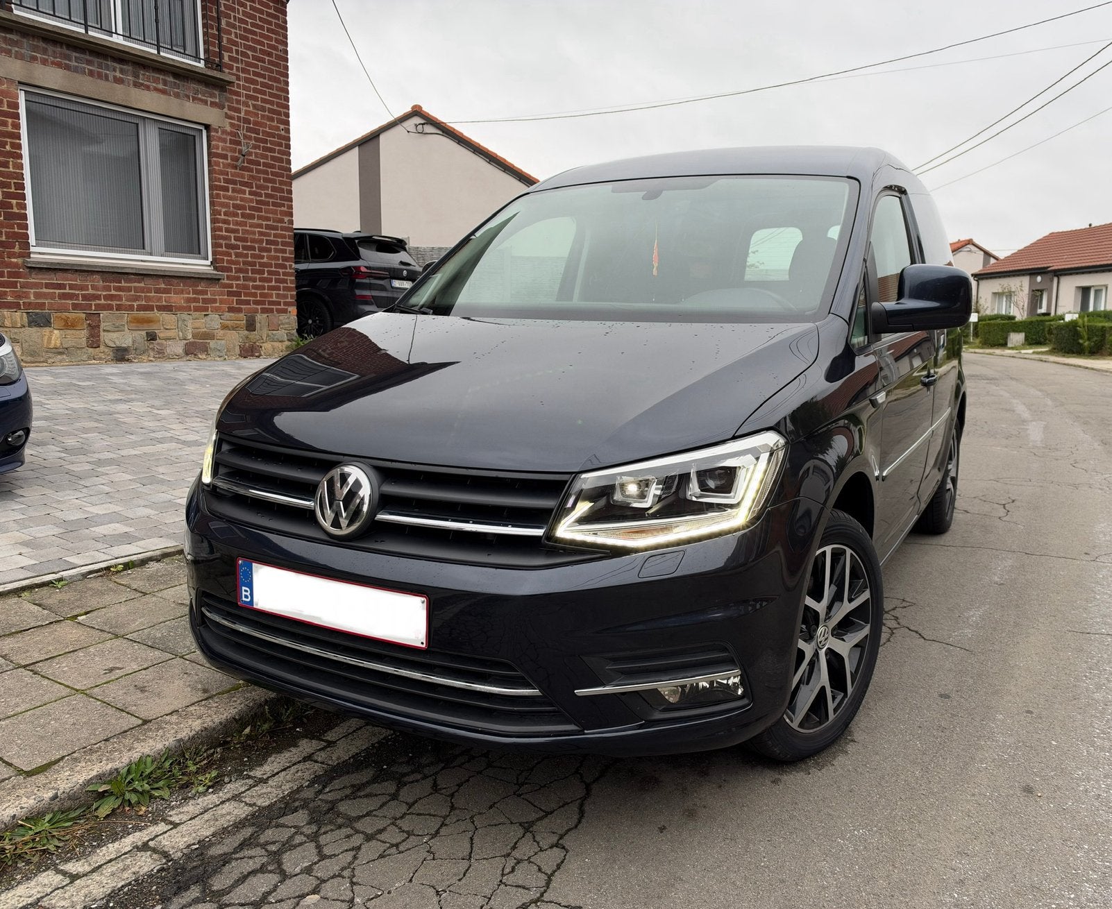 VW Caddy HIGHLINE 2.0TDI AUTOMATISCHE euro6b VOLLEDIGE OPTIE, Auto's, Stof, Blauw, Diesel, Sportstoelen