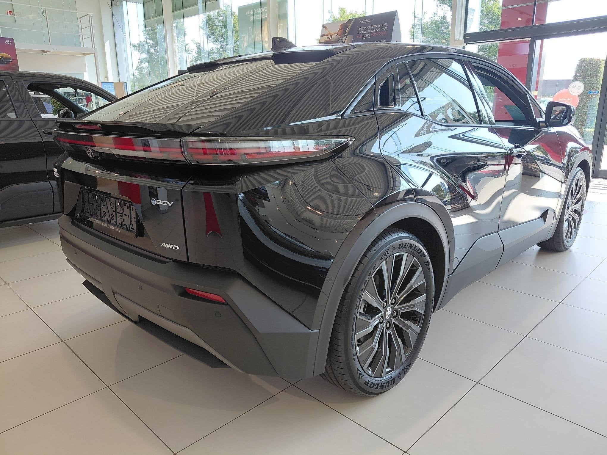 Toyota C-HR V05 Style, Auto's, Automaat, Stof, Zwart, Nieuw