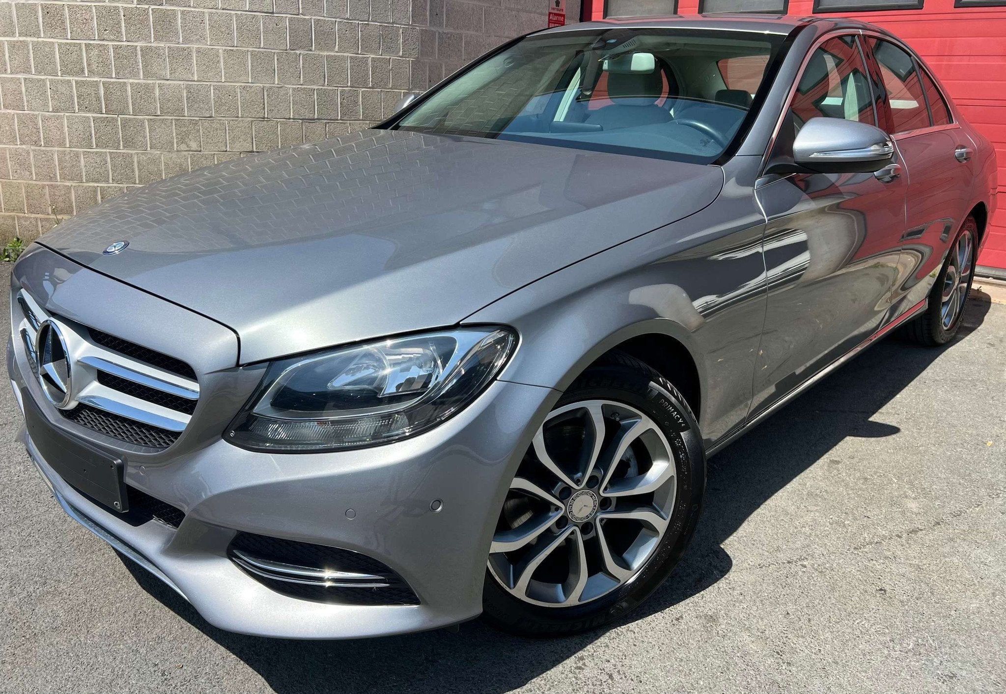 Mercedes-Benz C-Klasse 180 CAR-PASS + NAVI + GARANTIE, Autos, Mercedes-Benz, Argent ou Gris, Achat, Boîte manuelle, 1960 kg