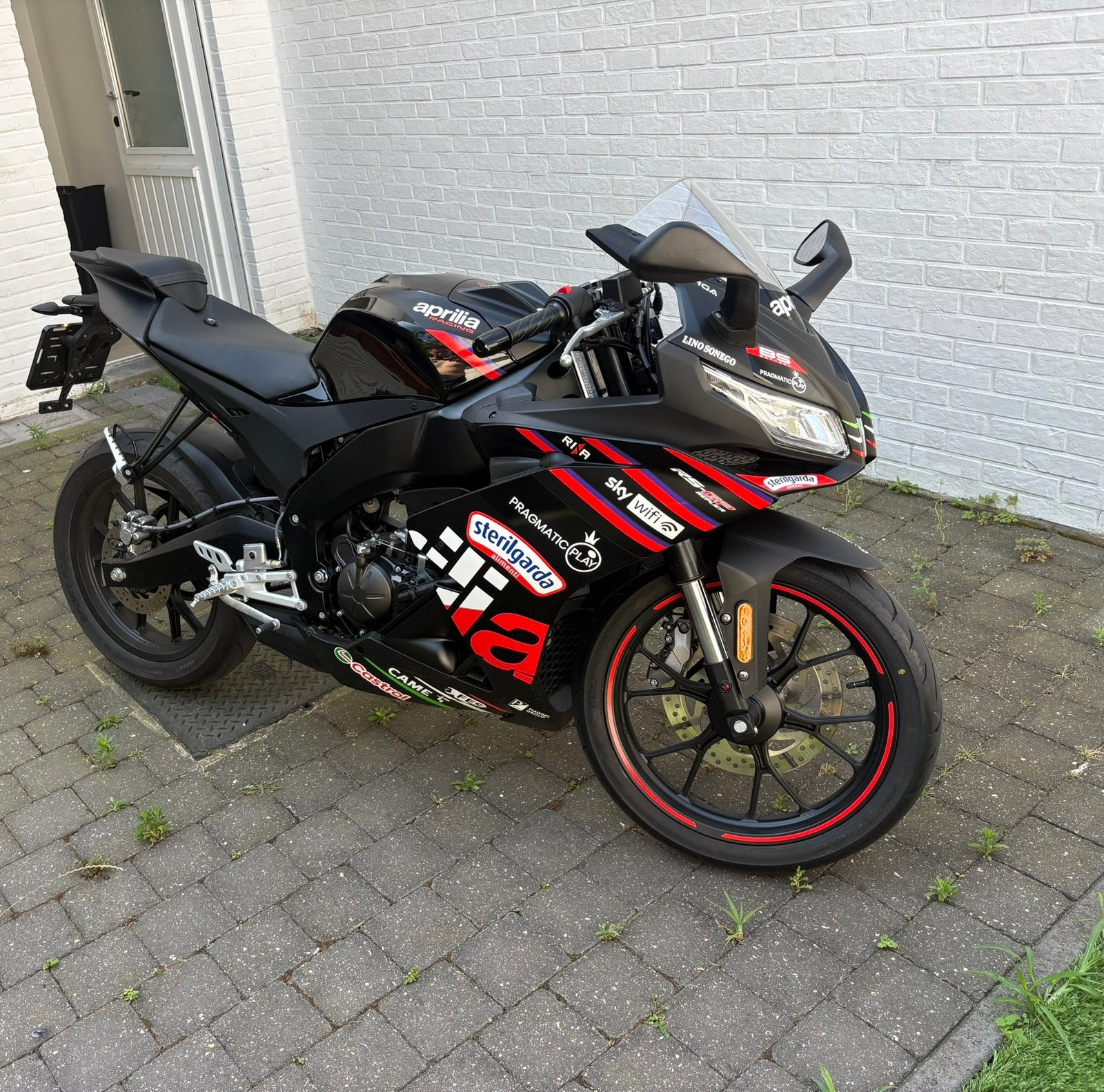 Aprilia RS 125 GP Replica (2026) – Zo goed als nieuw, Vélos & Vélomoteurs, Cyclomoteurs | Derbi, Comme neuf, Enlèvement