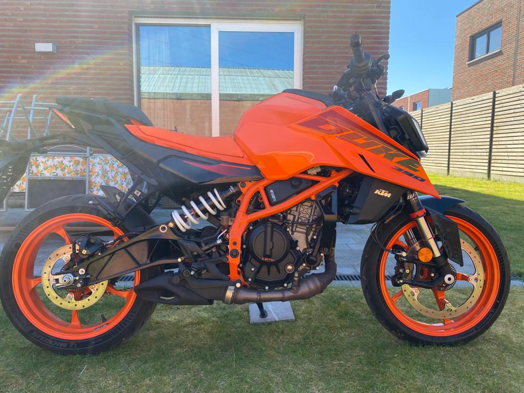 Nieuwste KTM DUKE 390 !!! Amper 1.000 KM’s!!!, Motoren, Motoren | KTM, Nieuw, Particulier, 399 cc, Minimaal motorrijbewijs A2