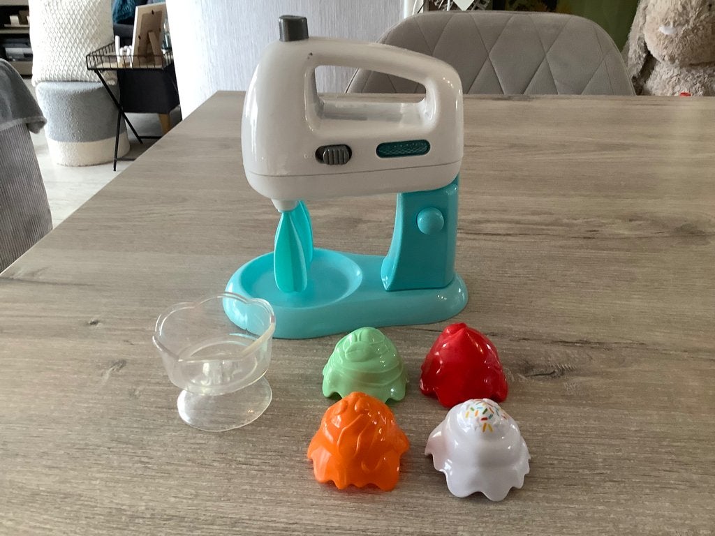 Mélangeur de jouets en plastique avec accessoires (12x20 cm), Enlèvement ou Envoi, Comme neuf, Plastique, Accessoires de cuisine de jeu