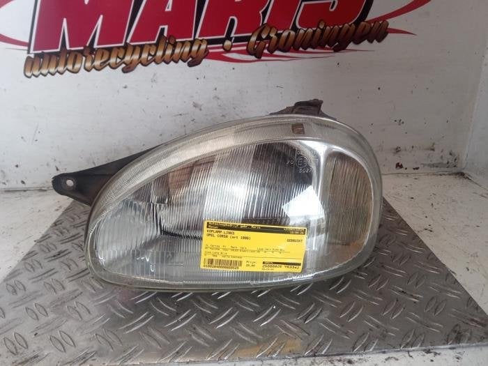 Phare gauche d'un Opel Corsa, -, -, Opel, 3 mois de garantie