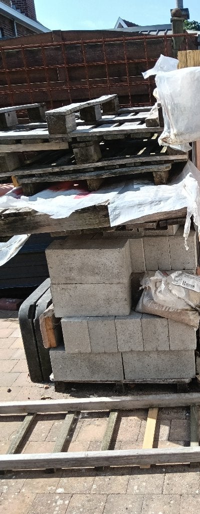 holle betonblokken, Ophalen, Zo goed als nieuw, Overige typen
