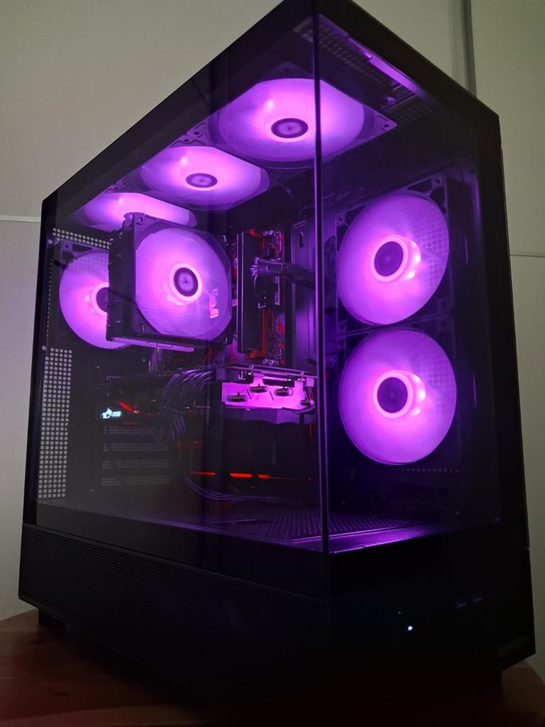 Zeer nette gaming pc, Computers en Software, Ophalen, Gaming, SSD