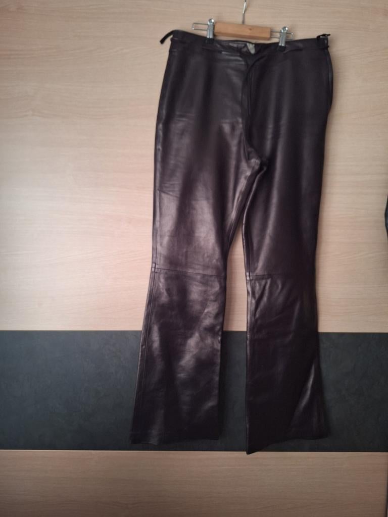 Bruin lederen broek dames maat 42, Kleding | Dames, Broeken en Pantalons, Ophalen, Maat 42/44 (L), Bruin