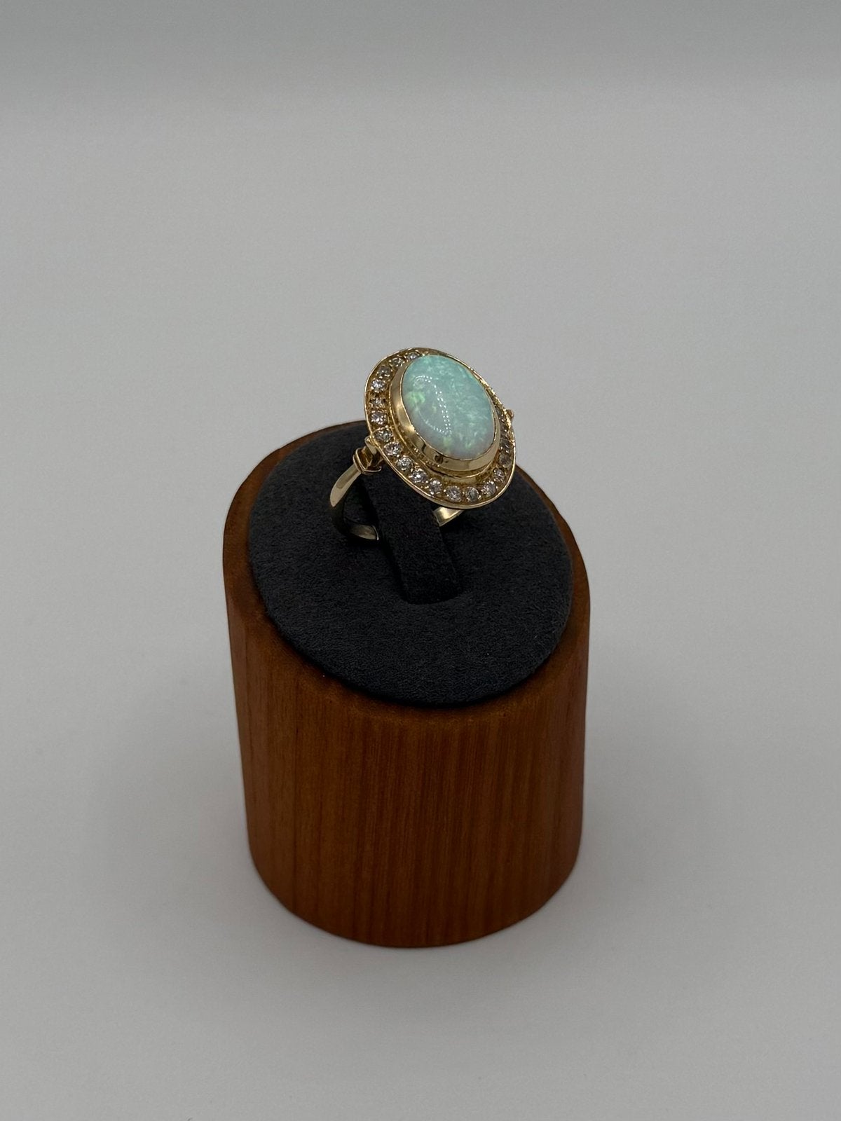 14K Gouden Opaal Ring met Diamanten – Nederlands Gekeurd, Handtassen en Accessoires, Ringen, 18 tot 19, Ophalen of Verzenden, Zo goed als nieuw