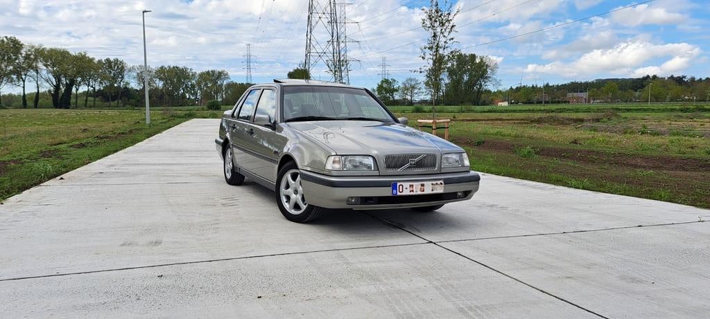 Volvo 460 oldtimer, Auto's, Volvo, Voorwielaandrijving, Zwart, 4 cilinders, Leder en Stof