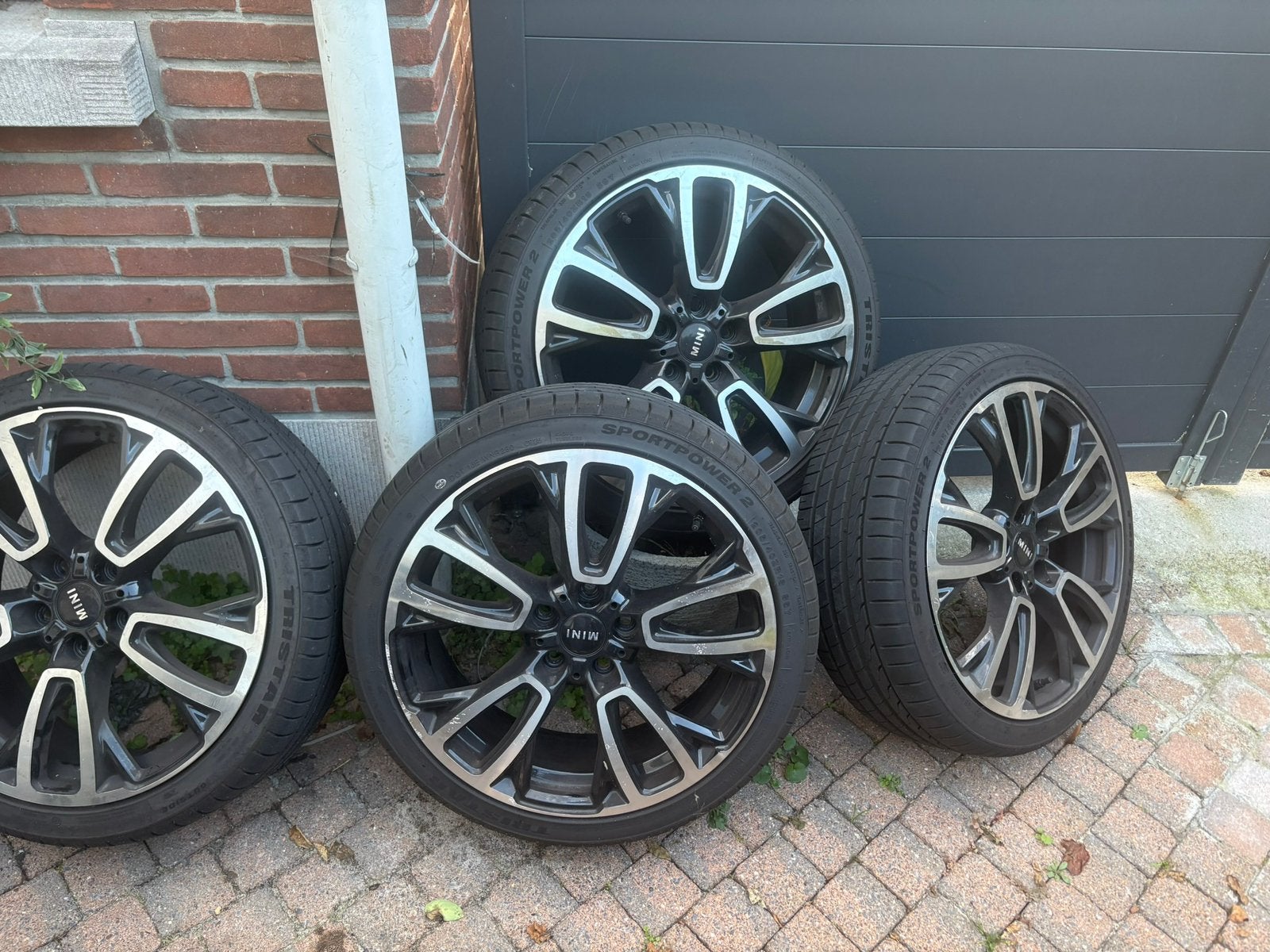Très beaux pneus sport + jantes pour mini One, Autos : Pièces & Accessoires, Enlèvement, Pneu(s)