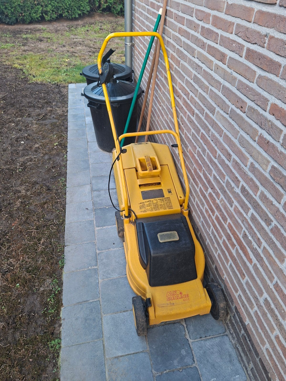 grasmachine + kantjesmaaier, Ophalen, Cirkelmaaier, Gebruikt, Elektrische grasmaaier