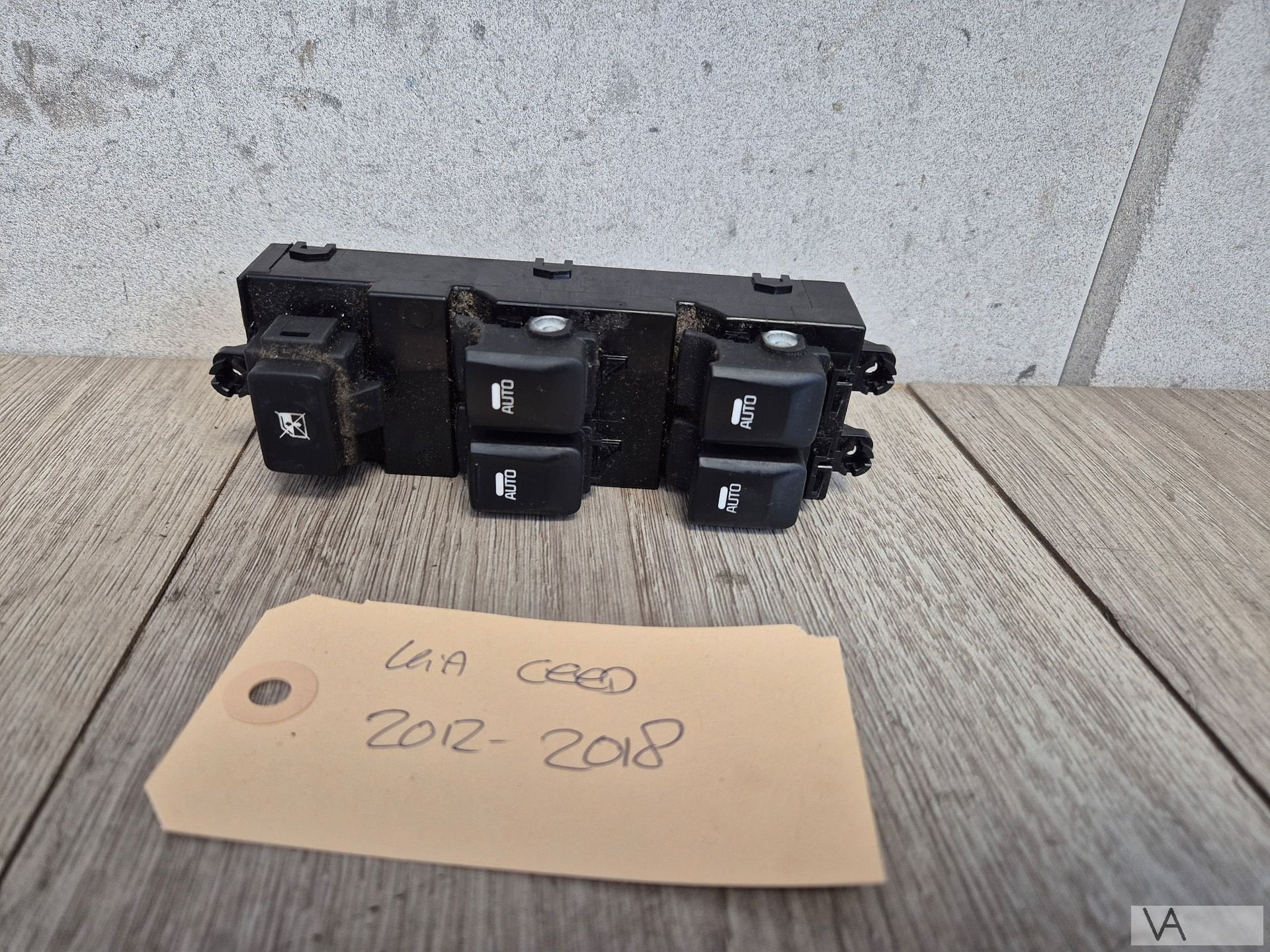 Raamschakelaar links Kia Ceed Cee'd 2012 - 2018 93570-a2000, Kia, -, Utilisé, -