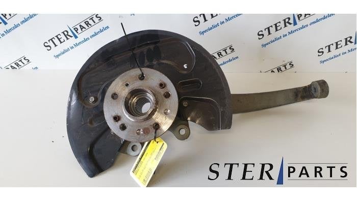 Fusee links-voor van een Mercedes R-Klasse, Gebruikt, -, Ophalen of Verzenden, -