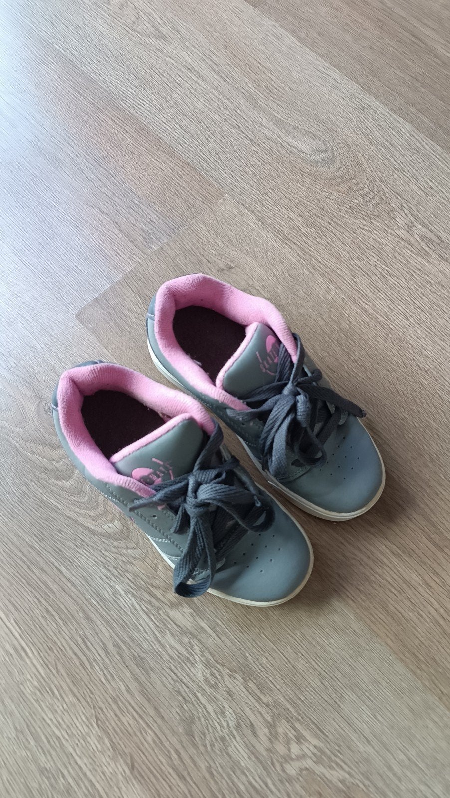 Heelys maat 32, Enlèvement