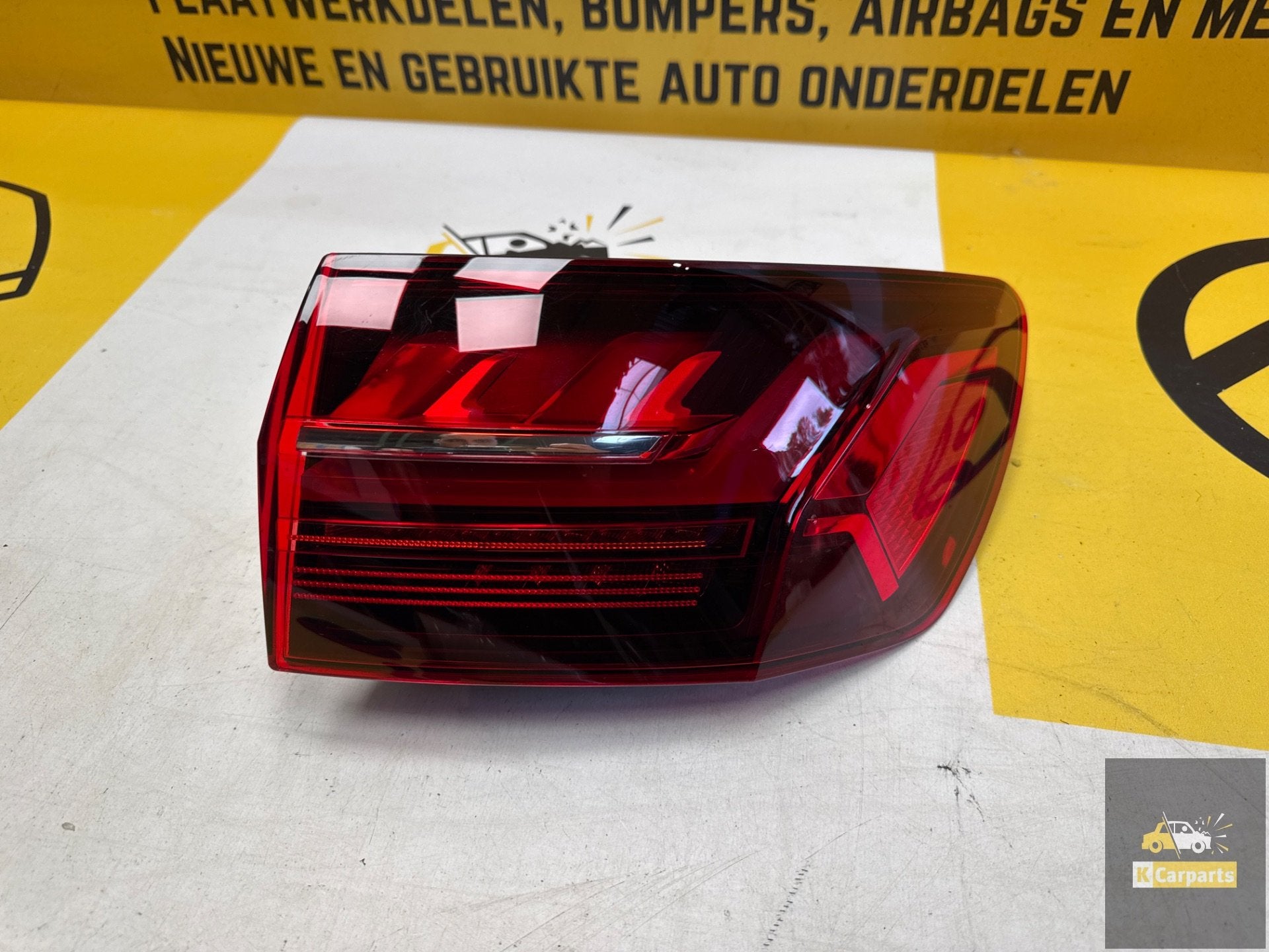Audi A4 facelift Rechts achterlicht 8W9945092AC Origineel, Info@fabrikant.eu, Fabrikantstraat 1
1000 AA  Amsterdam, NL, Audi, Fabrikant BV
