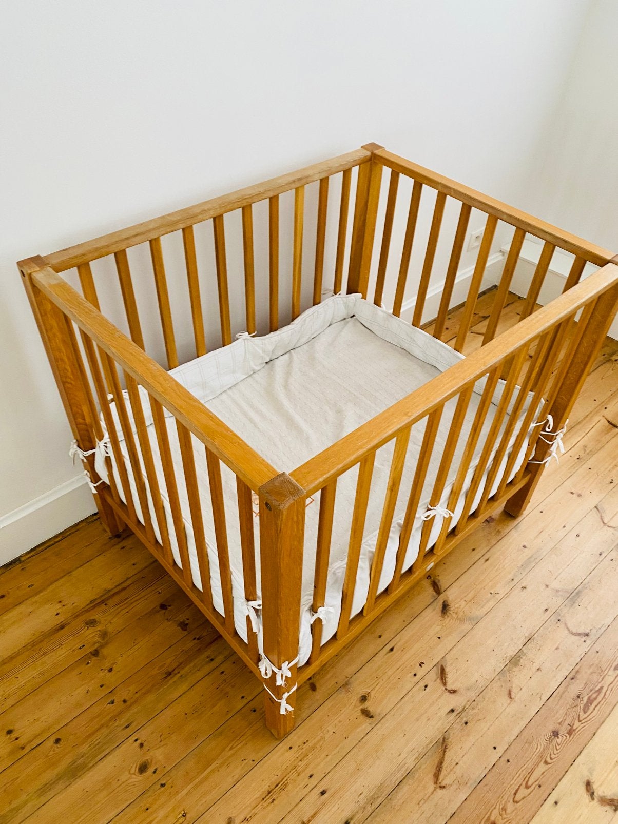 Parc enfant réglable robuste + matelas + tour de parc, Enlèvement, Utilisé