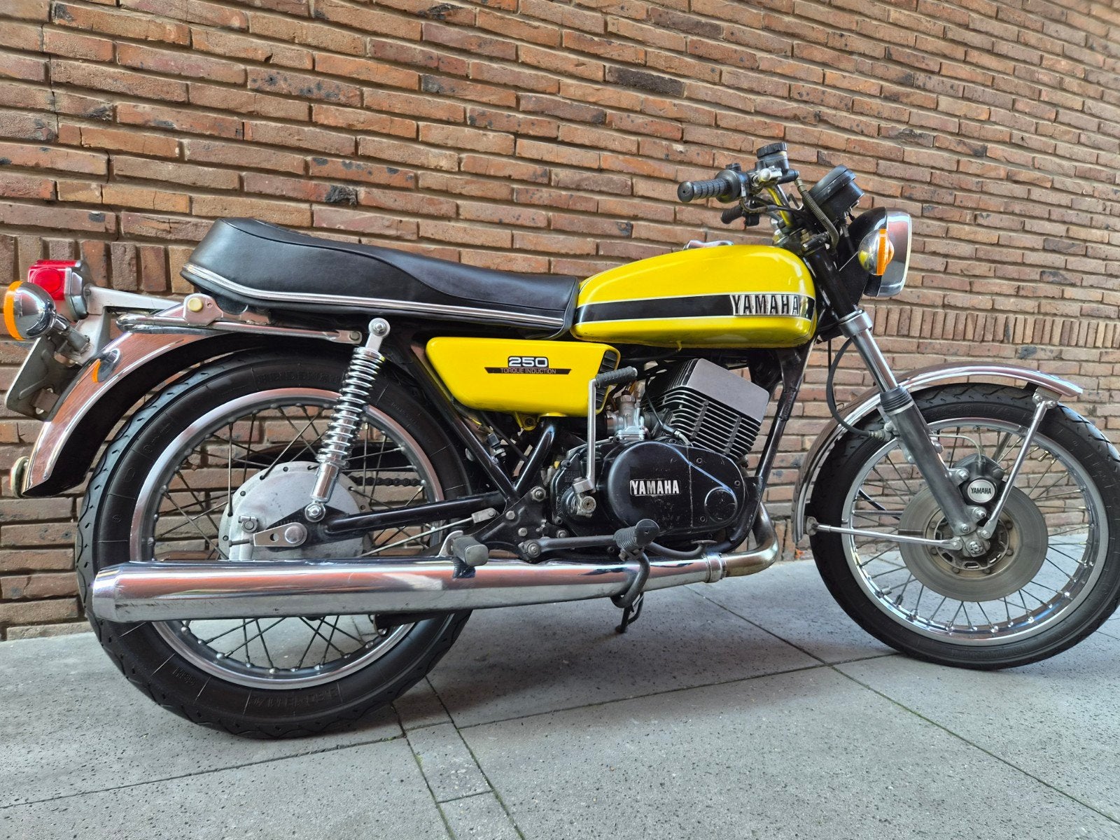 Mooie Yamaha RD 250 uit 1975.