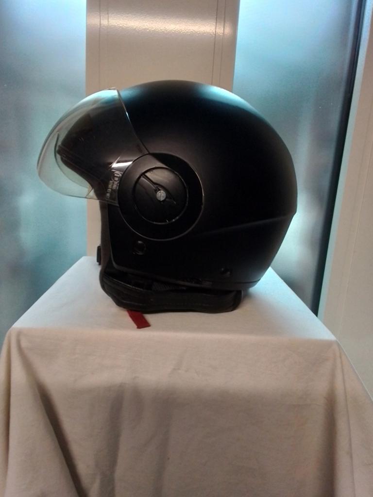 Motorhelm Schark, Ophalen of Verzenden, M
