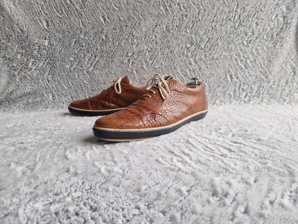 Floris Van Bommel Derbies Cuir Embossé Croco Cognac – T43.5, Floris van Bommel, Chaussures à lacets, Brun, Porté