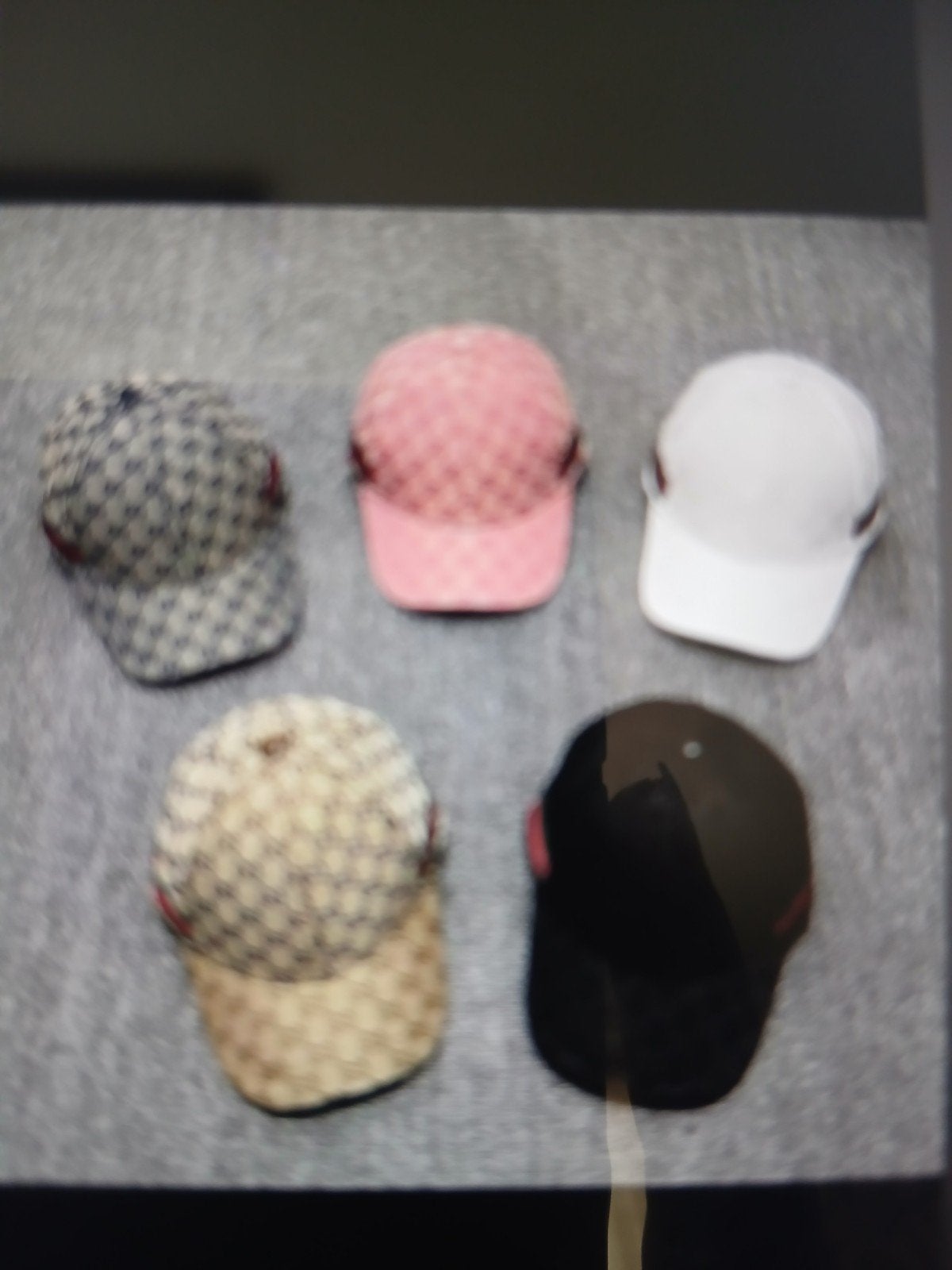 Gucci pet nieuw geel en wzart, Enlèvement, Casquette