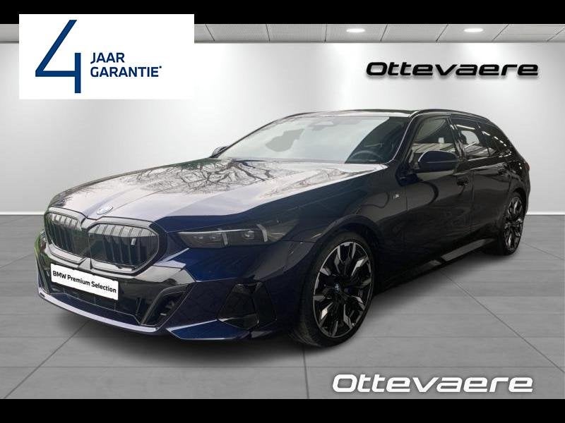 BMW i5 i5 eDrive40 Touring, Automaat, https://public.car-pass.be/vhr/de9ff571-5841-46bb-abe5-8b0972ed60f3, Zwart, Blauw