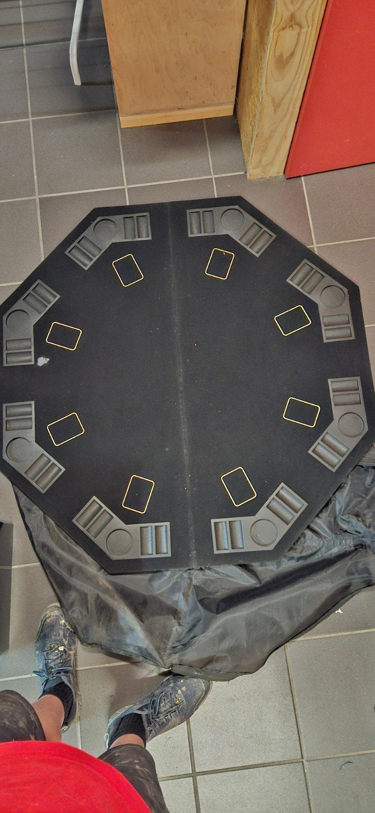 Table de poker pliante, Enlèvement