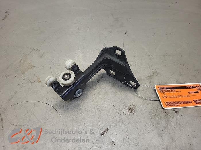 Roulette porte coulissante droite d'un Mercedes Sprinter (97, 3 mois de garantie, Utilisé, -, -