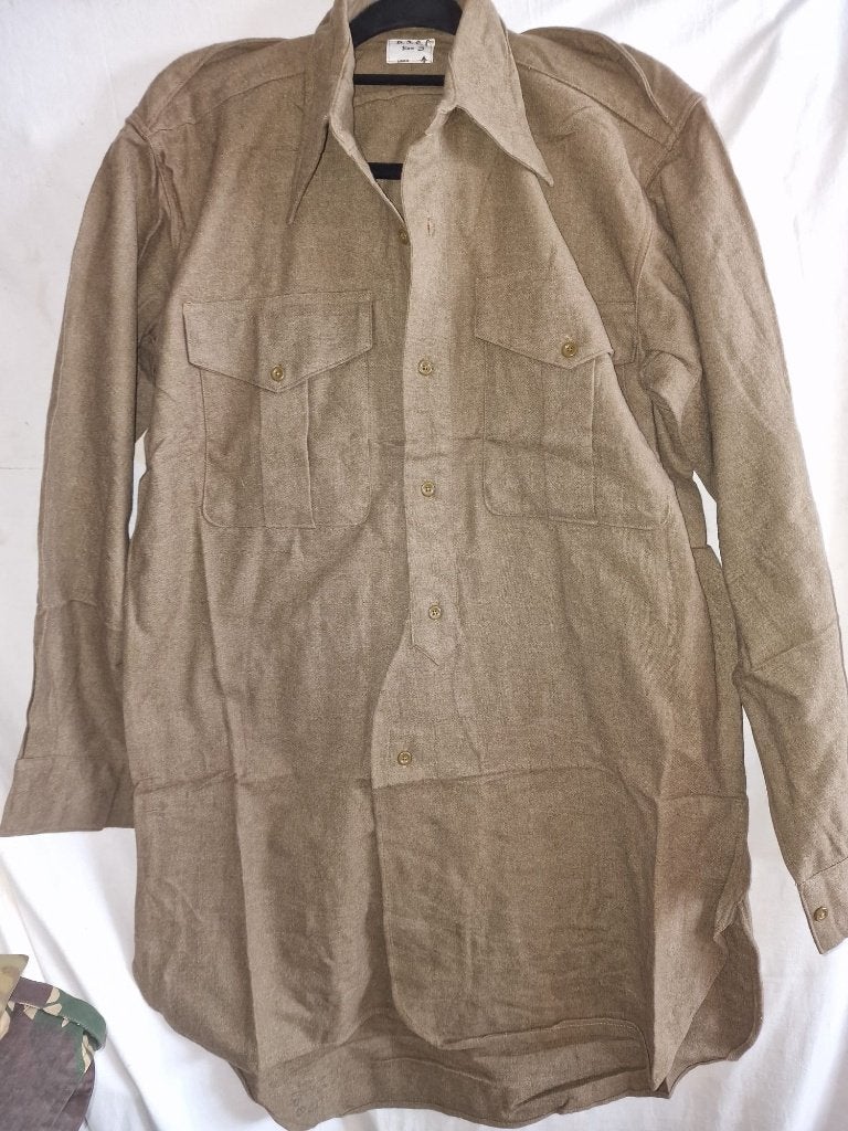 Chemise anglaise (B), Enlèvement ou Envoi, Armée de terre, Vêtements ou Chaussures
