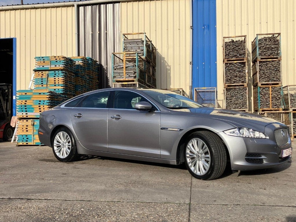 Jaguar XJ Nieuwe banden, Auto's, Automaat, Euro 5, Achterwielaandrijving, Zwart