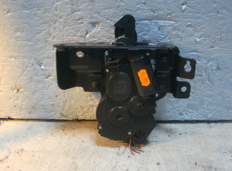 SERRURE COFFRE midden achter Opel Tigra Twin Top, Opel, Opel Automobile GmbH, Haillon arrière, Utilisé
