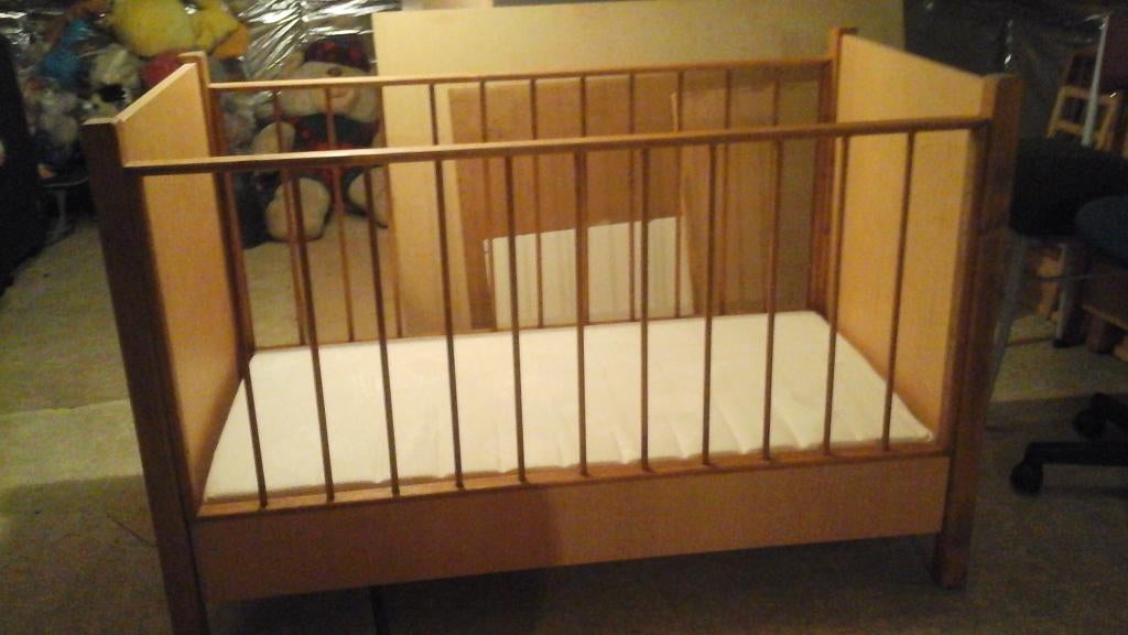 kinderbedje, Ophalen, Zo goed als nieuw, Minder dan 140 cm, Matras