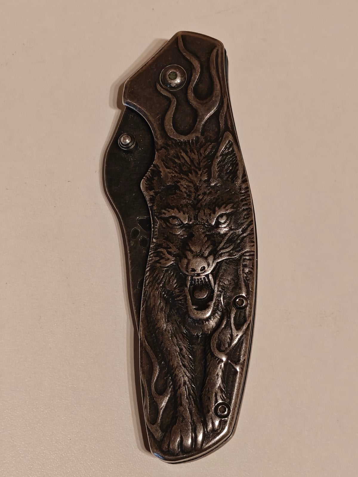 Mes met wolf handvat in reliëf - Couteau avec loup en relief, Caravans en Kamperen, Ophalen of Verzenden, Gebruikt