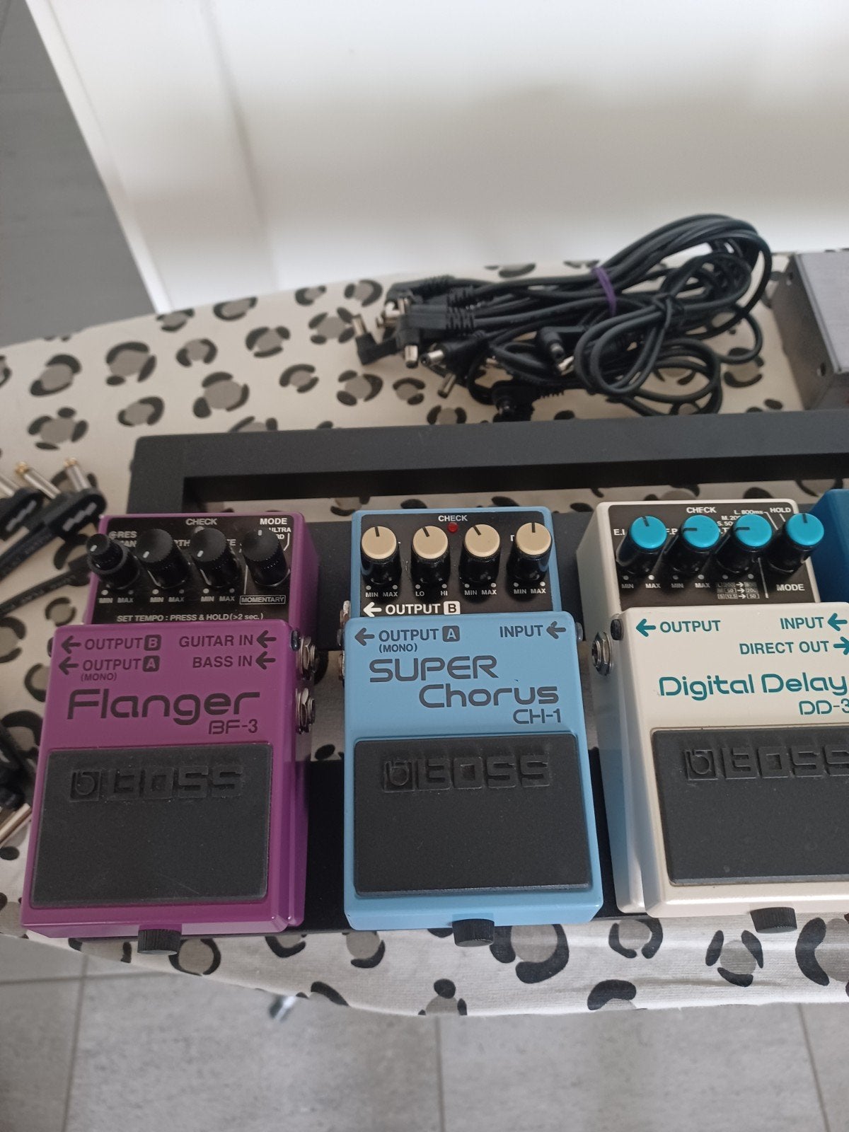 pedalboard met Boss effecten en powerbox, Muziek en Instrumenten, Effecten, Verzenden, Nieuw, Delay of Echo
