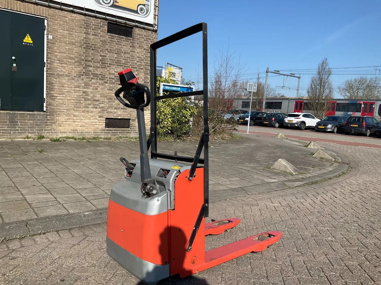 Lafis PLL180 1800KG BREED PALLETWAGEN / HEFTRUCK, Articles professionnels, Machines & Construction | Chariots élévateurs & Transport interne