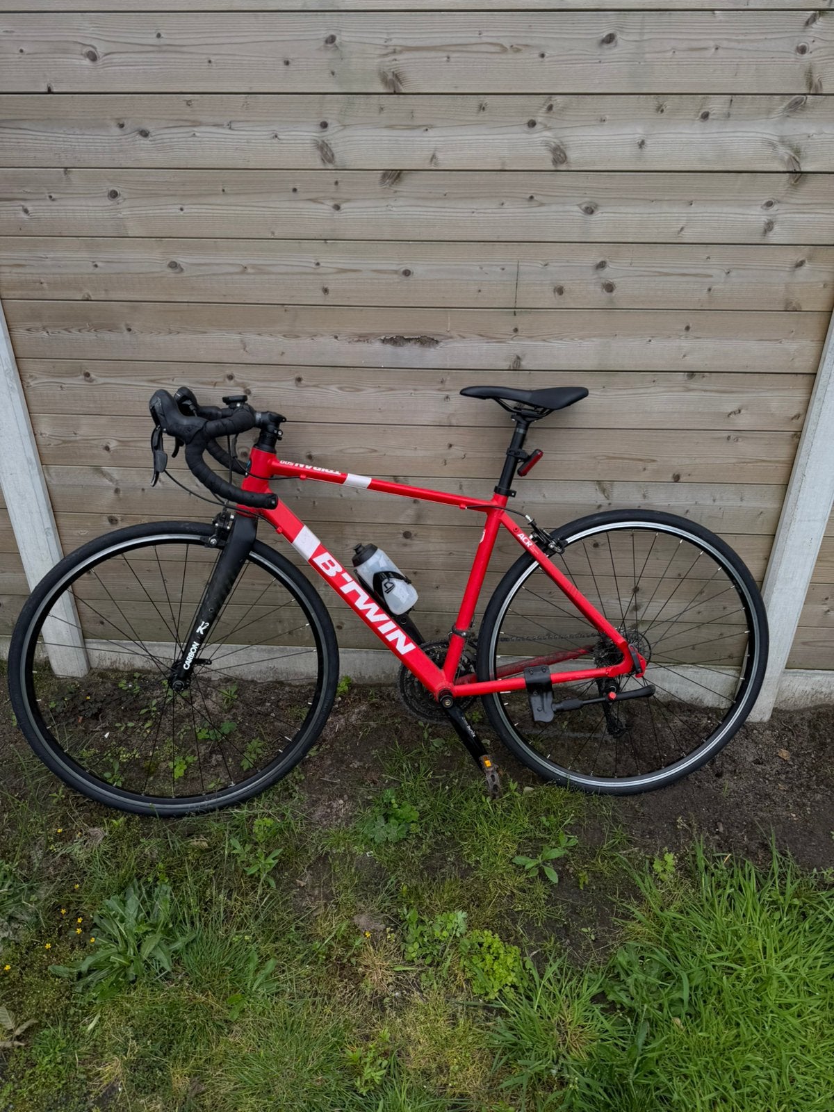 Btwin triban 500 zo goed als nieuw, Fietsen en Brommers, Fietsen | Racefietsen, Ophalen, Zo goed als nieuw