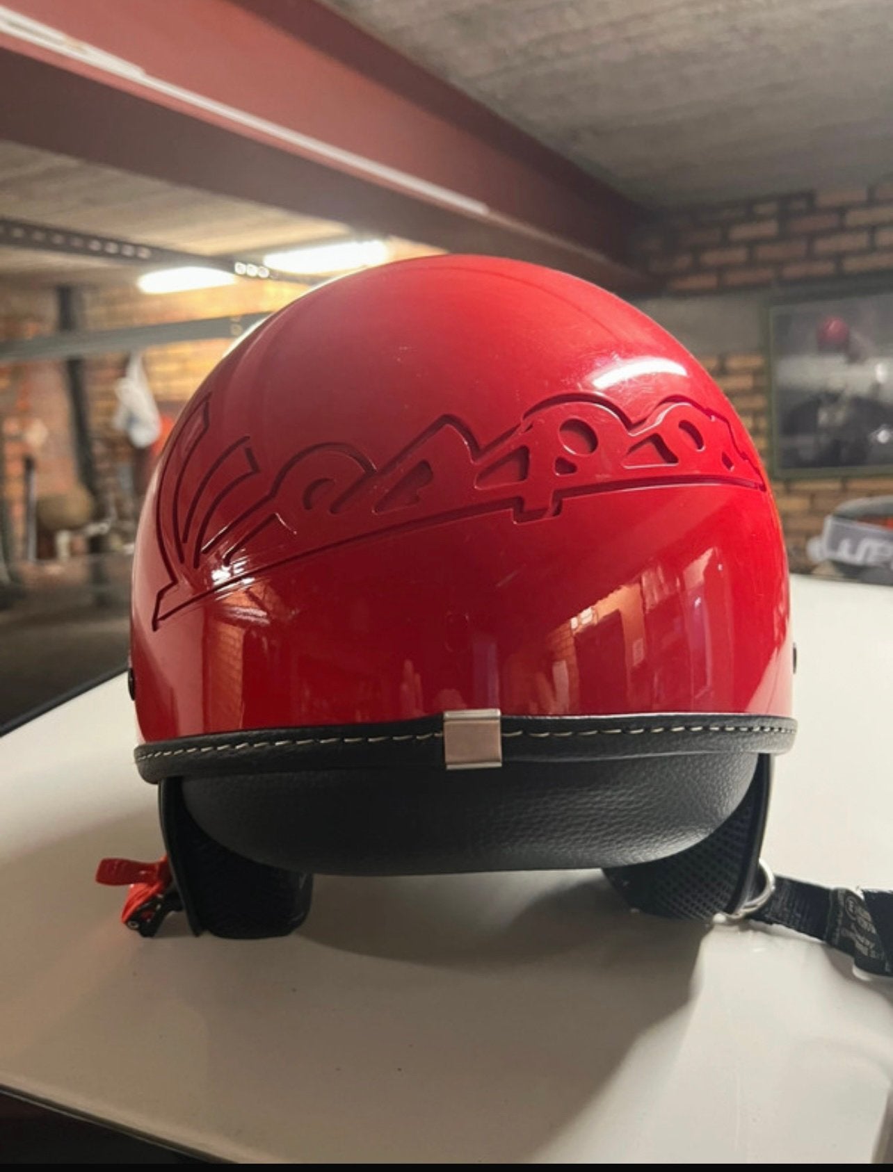 Origineel vespa helm rood maat S / M, Ophalen, Zo goed als nieuw
