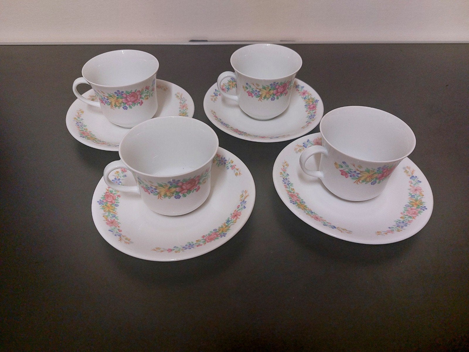4 mooie koffietassen met bordje, Overige merken, Klassiek, Ophalen of Verzenden, Zo goed als nieuw