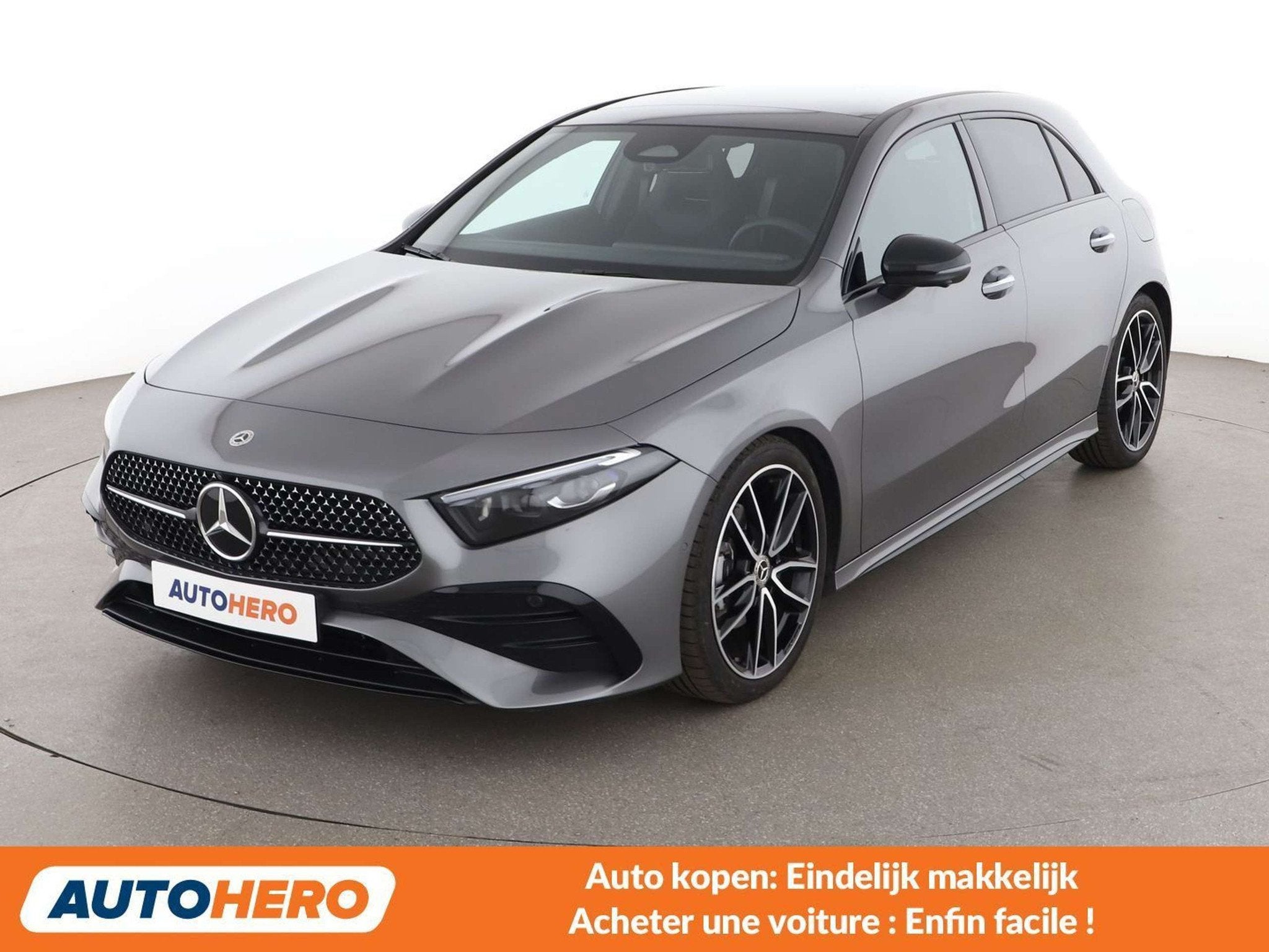 Mercedes-Benz A-Klasse 180 A 180 Special Edition AMG Line, Auto's, Alcantara, 5 deurs, 150 pk, Zilver of Grijs