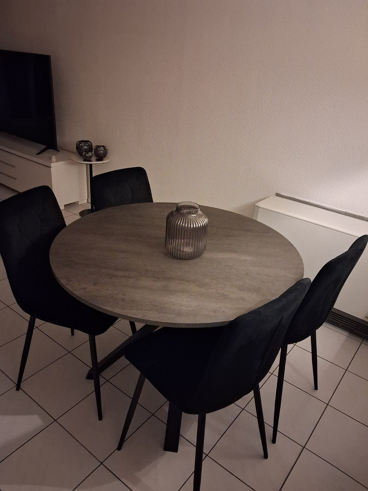 ronde tafel + 4 stoelen, Huis en Inrichting, Ophalen