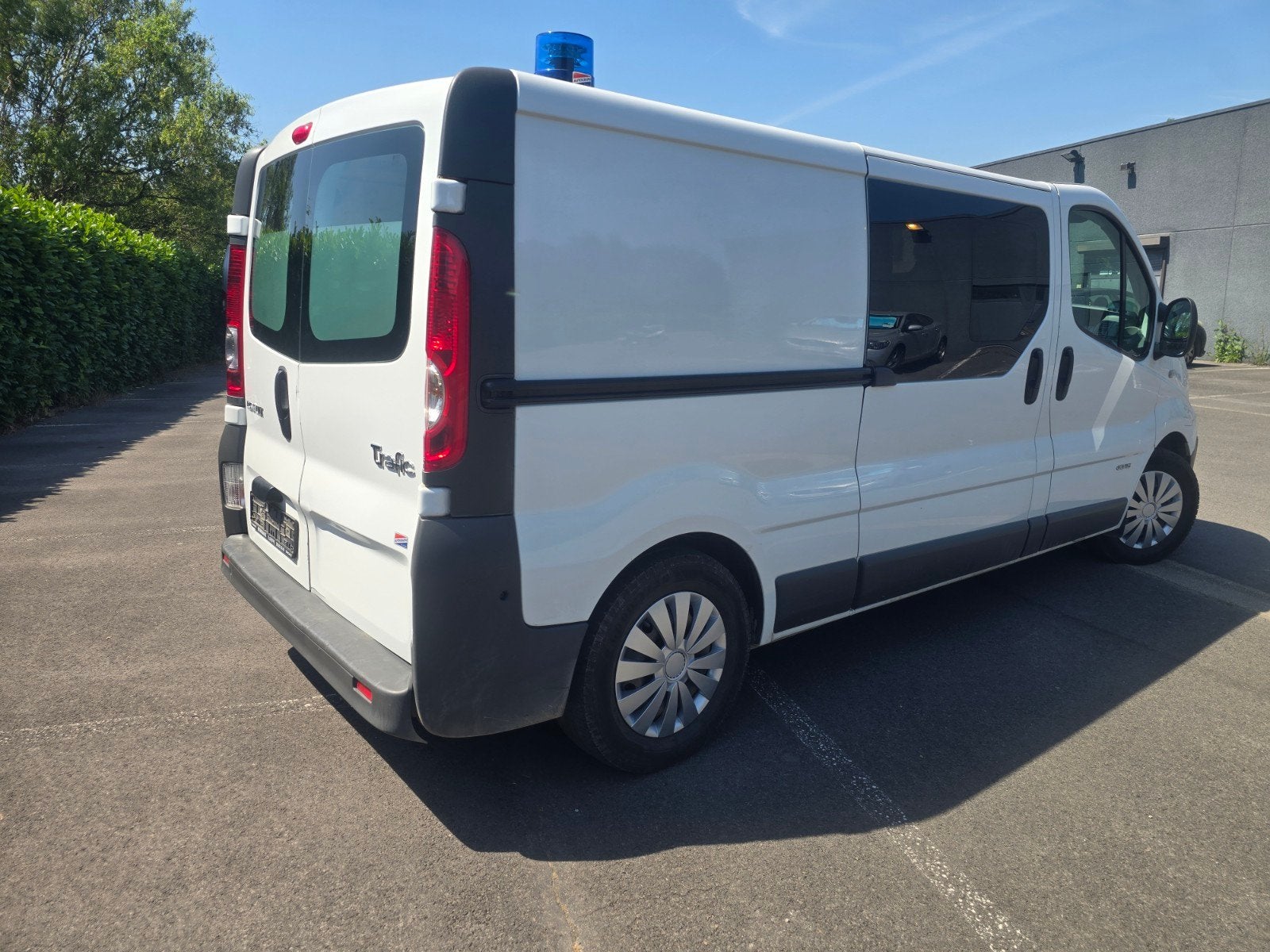 Ambulance Renault trafic 2.0dci fuulll équipe, Euro 5, Entreprise, Diesel, 4 cylindres