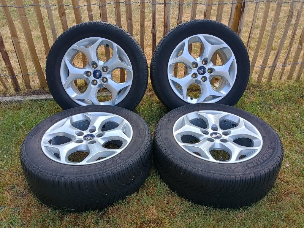 Jantes 16" 5x108 + pneus Michelin Ford Focus/C-Max, Pneus et Jantes, 215 mm, 4 Saisons, 16 pouces