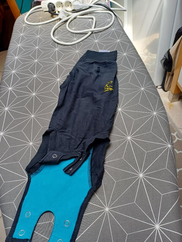 Manteau medical pour petit  chien tres bon état, Dieren en Toebehoren, Hondenkleding, Ophalen, Gebruikt