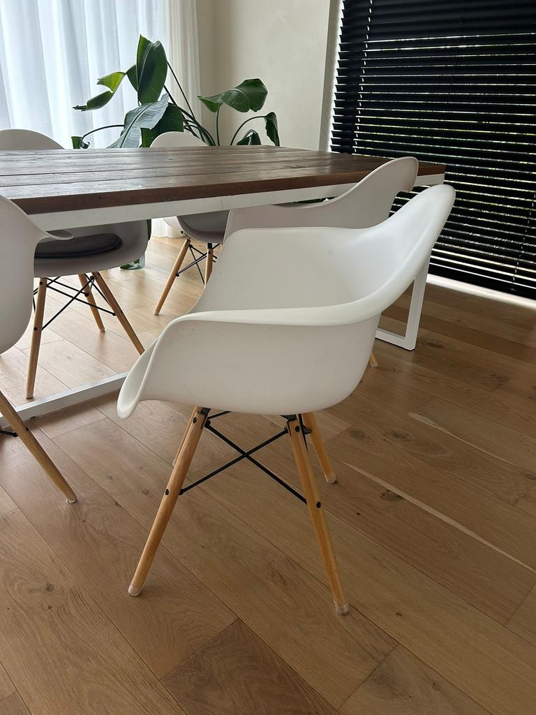 Set van 6 stijlvolle design eetkamerstoelen (kuipmodel), Huis en Inrichting, Stoelen, Ophalen, Zo goed als nieuw, Wit