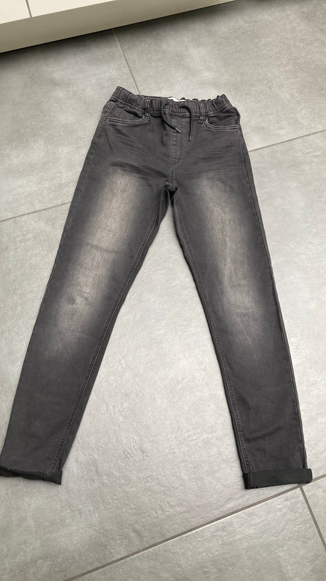 408: NAME IT JEANS ZWART ZONDER RITS maat 158, Kinderen en Baby's, Ophalen of Verzenden, Zo goed als nieuw, Jongen, Broek